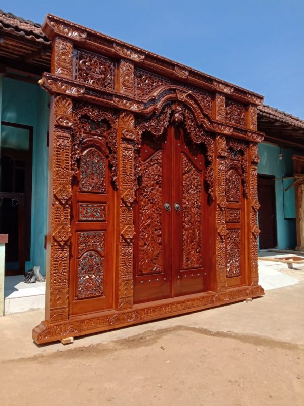 gebyok-ukir-motif-relief-pintu-rahma-dan-shinta